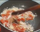 A picture of step 2 of Red chicken curry/gravy.