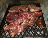 Foto del paso 3 de la receta: Costillitas de cerdo con miel caramelizada, ajo y pimentón ahumados