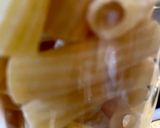 Une image de l'étape 2 de Pâtes, lard, chanterelles.