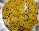 પાલક મઠરી (Palak Mathri Recipe In Gujarati) રેસીપી સ્ટેપ5ફોટો
