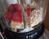 Φωτογραφία βήματος 1 της συνταγής Pink Smoothie bowl