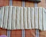 Foto langkah ke 7 dari resep Turkish Acma Bread.