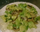 Foto del paso 4 de la receta: Sincronizadas de pollo, champiñones y aguacate