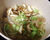 รูปขั้นตอนการทำที่ 6 ของ เมนูซุปกิมจิ 김치찌게 แบบฉบับทำกินที่บ้านง๊ายง่ายค่ะ