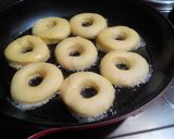 Foto langkah ke 5 dari resep Donat Lembut + Cara simple mencetak donat + TIPS (Crispy Diluar Lembut didalam).