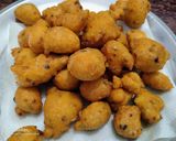 A picture of step 5 of Moong bhajiya.