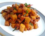 Foto langkah ke 3 dari resep Tempe dan kentang pedas manis.