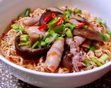 Hình bước làm 4 của món Mì Gói Khô Mực Nấm Đông Cô
