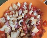 Foto del paso 3 de la receta: Ensalada de fideos con pollo y palmitos
