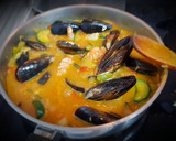 Foto del paso 6 de la receta: Espaguetis🍝 con verduras, gambones y mejillones en salsa picante