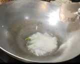 A picture of step 2 of Veg Hakka Noodles.