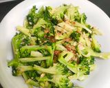 Foto langkah ke 5 dari resep Cah Brokoli Bawang Putih 🥦.