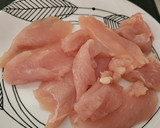 Foto del paso 1 de la receta: Ensalada de pollo y requesón con miel