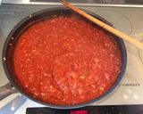 A picture of step 5 of Tomato Cream Sauce.