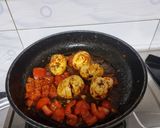 A picture of step 5 of Afghani egg curry.