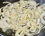 Foto del paso 2 de la receta: Rosada en salsa de cebolla y mejillones