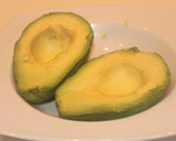 Foto del paso 1 de la receta: Tostada con Aguacate y  queso Provolone