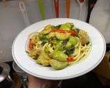 รูปขั้นตอนการทำที่ 4 ของ สปาเก็ตตี้แกงเขียวหวานไก่
