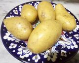 A picture of step 1 of Potato egg pakora.