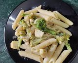 A picture of step 3 of White Sauce Broccoli Pasta.