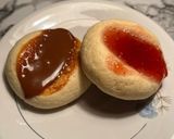 Foto del paso 6 de la receta: Ojitos de dulce de leche y mermelada de frutilla 🤩