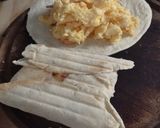 Foto del paso 3 de la receta: Paquetitos express 🫔 de panceta y huevo