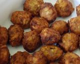 A picture of step 1 of Bhopali Makhni Kofte.