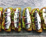 Foto del paso 5 de la receta Sardinas marinadas con aguacate y pico de gallo