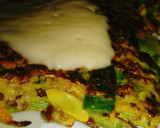 Foto del paso 1 de la receta: Tortitas de zapallitos, con verduras, avena y semillas 👌😊💜