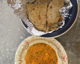 A picture of step 4 of Matar paneer curry.
