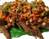 Foto langkah ke 7 dari resep Ayam Goreng siram bawang cabai garam.