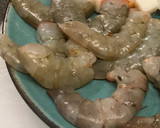 Foto del paso 5 de la receta: Alubias con langostinos y choco 😆😆