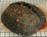 Foto langkah ke 25 dari resep Charcoal Wijen Chili Flakes Cheese Sourdough Bread (Open Bake Method).
