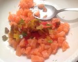 Foto del passaggio 3 della ricetta Tartare di salmone con gazpacho di arance