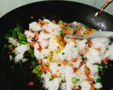 Hình bước làm 2 của món Cơm chiên trứng