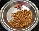 સાઉથ ઇન્ડિયન કોકોનટ ચટણી (south Indian Coconut Chatani Recipe In Gujarati) રેસીપી સ્ટેપ2ફોટો