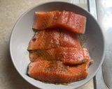 Foto langkah ke 1 dari resep Rice Bowl Salmon & Vegetables.