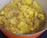 Foto del paso 4 de la receta: Curry de pollo y coco tostado sobre arroz basmati con guisantes y granada