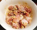 Hình bước làm 2 của món Sườn non ram