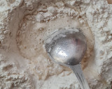 Foto del paso 1 de la receta: Pizza crujiente sin horno, sin levadura, sin polvo de hornear sin amasado, sin tiempo de leudado🍕