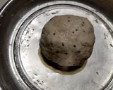 A picture of step 3 of Potato Wheel Samosa.