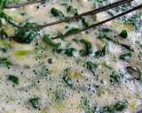 Foto del paso 4 de la receta: Tortilla de espinacas y ajos tiernos