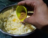 A picture of step 9 of Amritsari aloo kulcha.