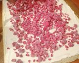 Une image de l'étape 5 de Bûche framboises (rapide et facile).