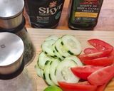 Foto del paso 1 de la receta: Ensalada fresca de tomate y pepino