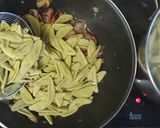 Foto del paso 5 de la receta: Foglie di Ulivo con Funghi e Salsicce