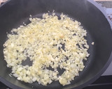 Foto del paso 1 de la receta: Merluza con guisantes