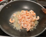 Foto del paso 3 de la receta: Falso Risotto de coliflor, gambas y coco