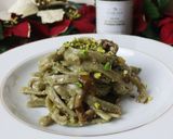 Foto del passaggio 5 della ricetta Fettuccine al pistacchio e funghi