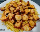 Foto del paso 4 de la receta: Pulpo picante con patatas paja